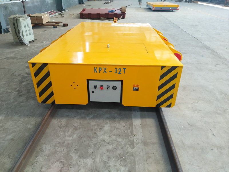 Trolley de 32 tonnes connecté au tracteur
