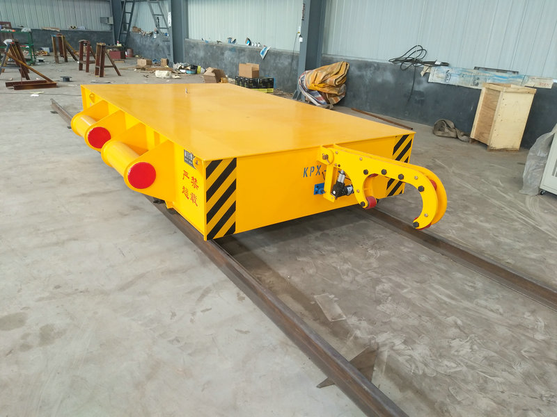 Trolley de 32 tonnes connecté au tracteur